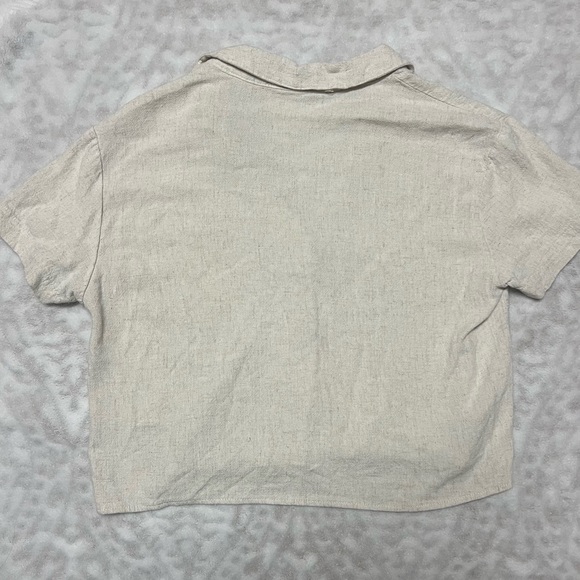 Love Notes Cropped Linen Top - Picture 6 of 6